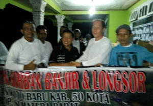 IKMR Kecamatan Siak Bantu Korban Bencana Banjir dan Longsor di Kabupaten 50 Kota